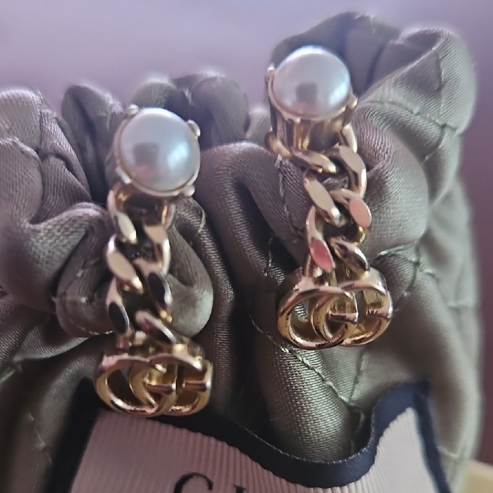 Gucci Gold Chain Earrings with Pearls